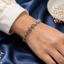 Love Magnet Link Bracelet - Aditya Kundali